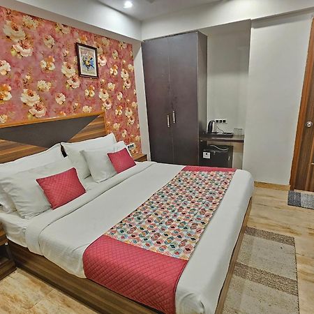 Hotel Linda Suites Near International Airport By La Casa New Delhi Exterior foto