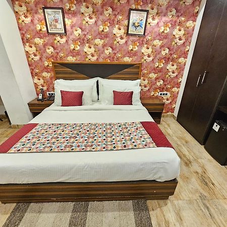 Hotel Linda Suites Near International Airport By La Casa New Delhi Exterior foto