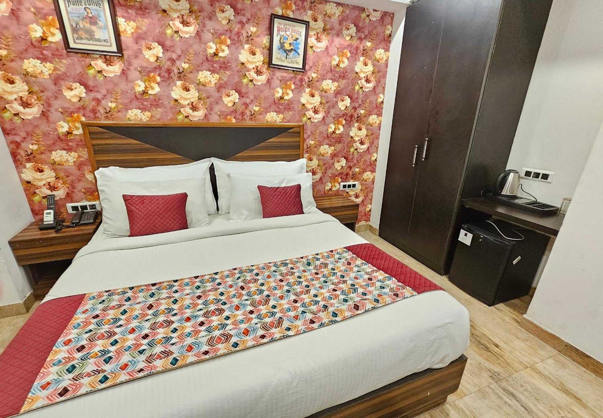 Hotel Linda Suites Near International Airport By La Casa New Delhi Exterior foto