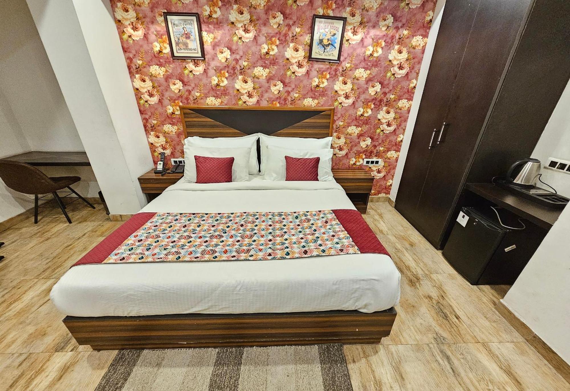 Hotel Linda Suites Near International Airport By La Casa New Delhi Exterior foto